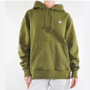 Champion pull over hoodie size small